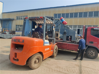 One Two Three Four Deck Mini Station Vibrating Screen Machine For Larvae Soil Aggregate Stone Material